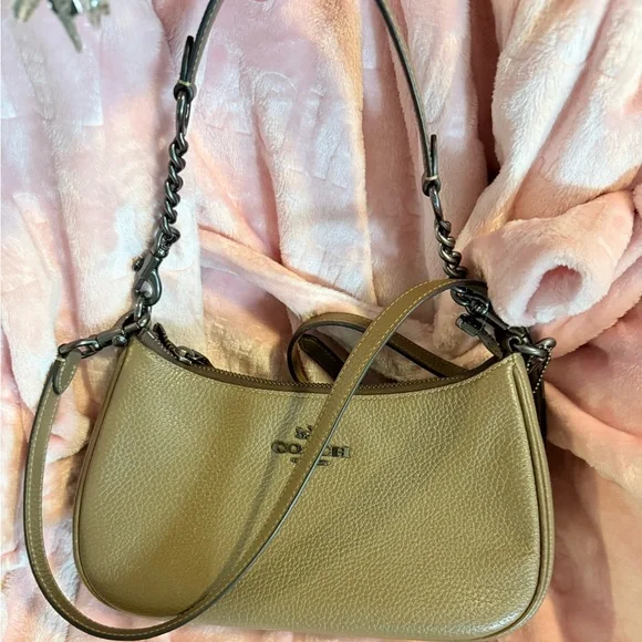 Coach Teri Shoulder Bag - Picture 2 of 6